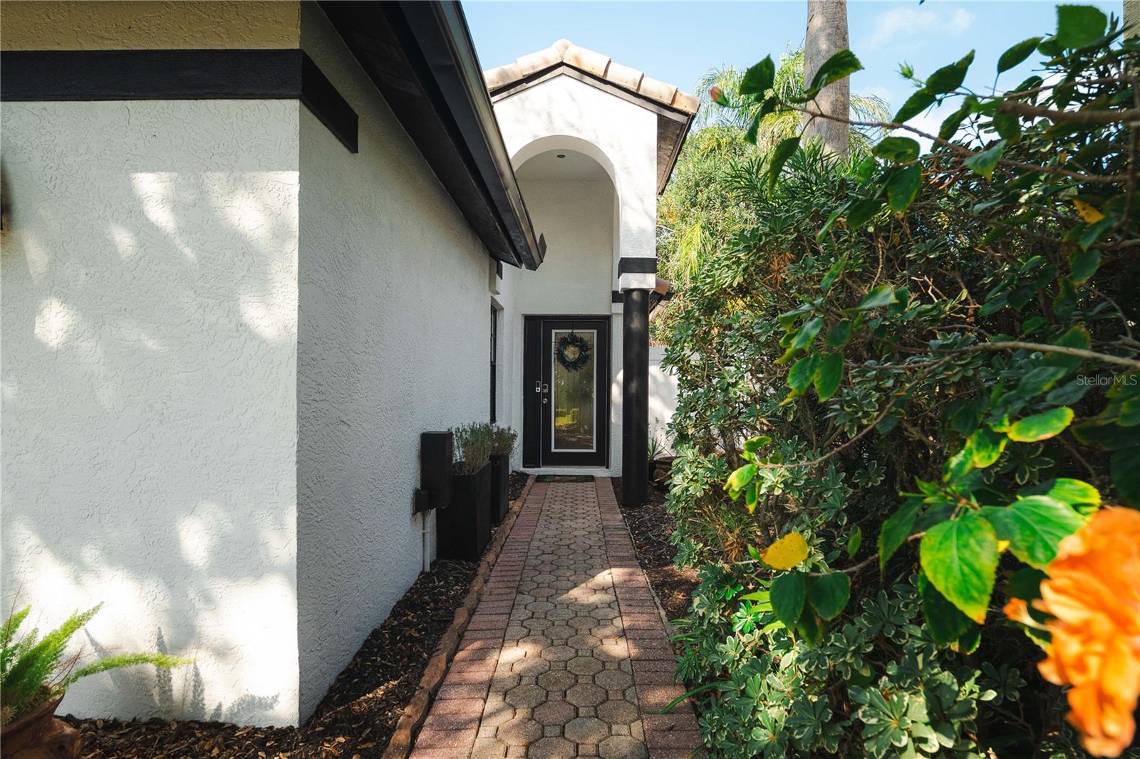 Image 7 of 64 For 5806 Cay Cove Court