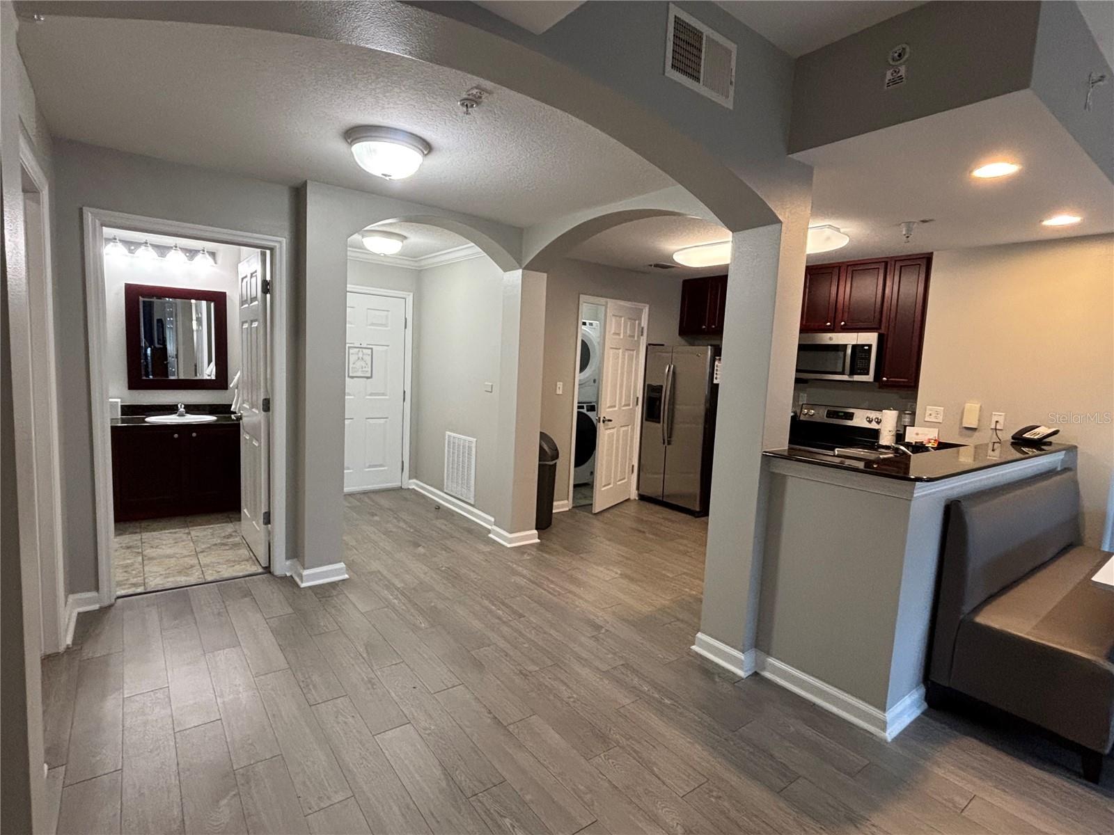 Image 11 of 39 For 14501 Grove Resort Avenue 1224