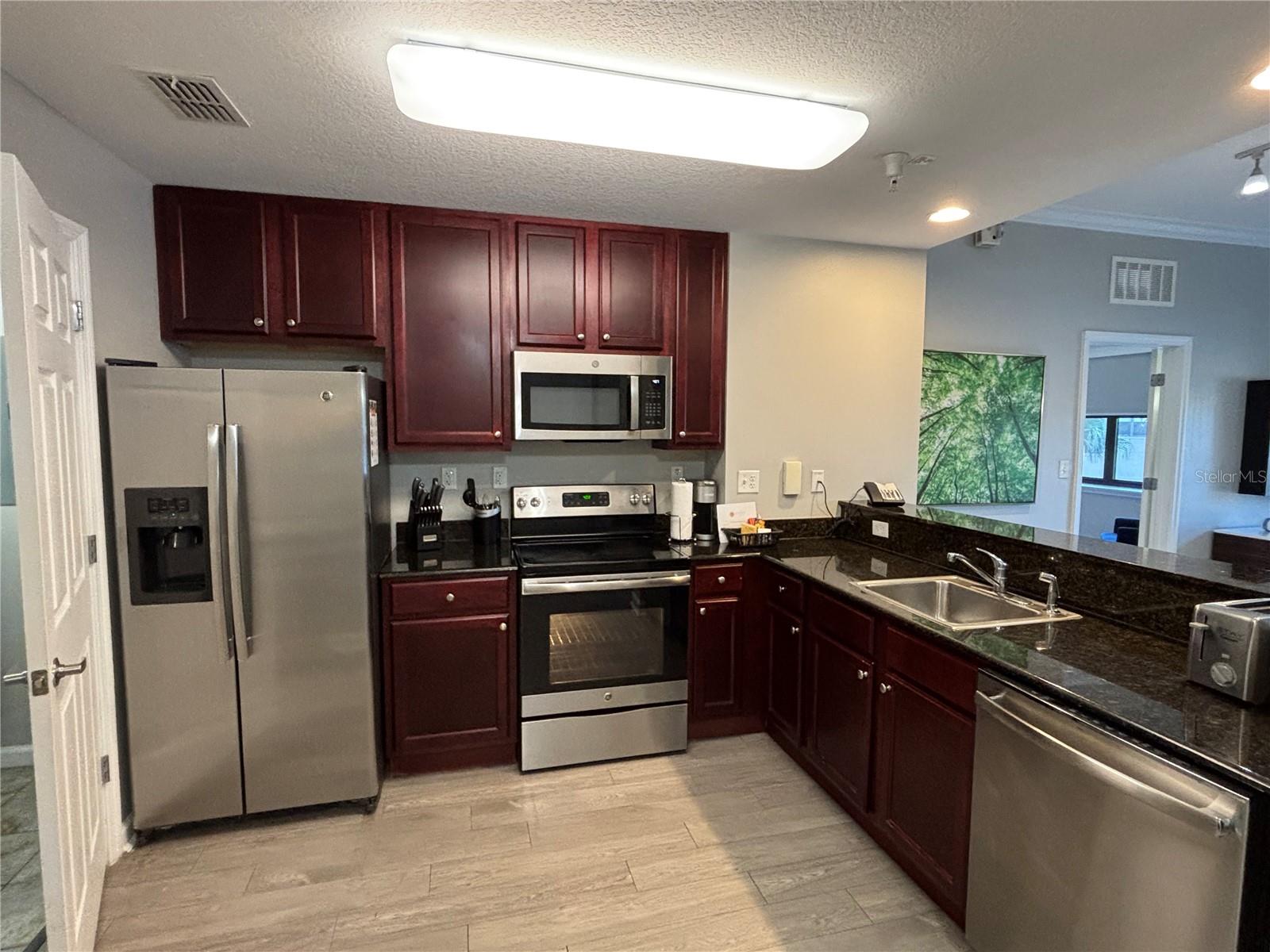 Image 5 of 39 For 14501 Grove Resort Avenue 1224