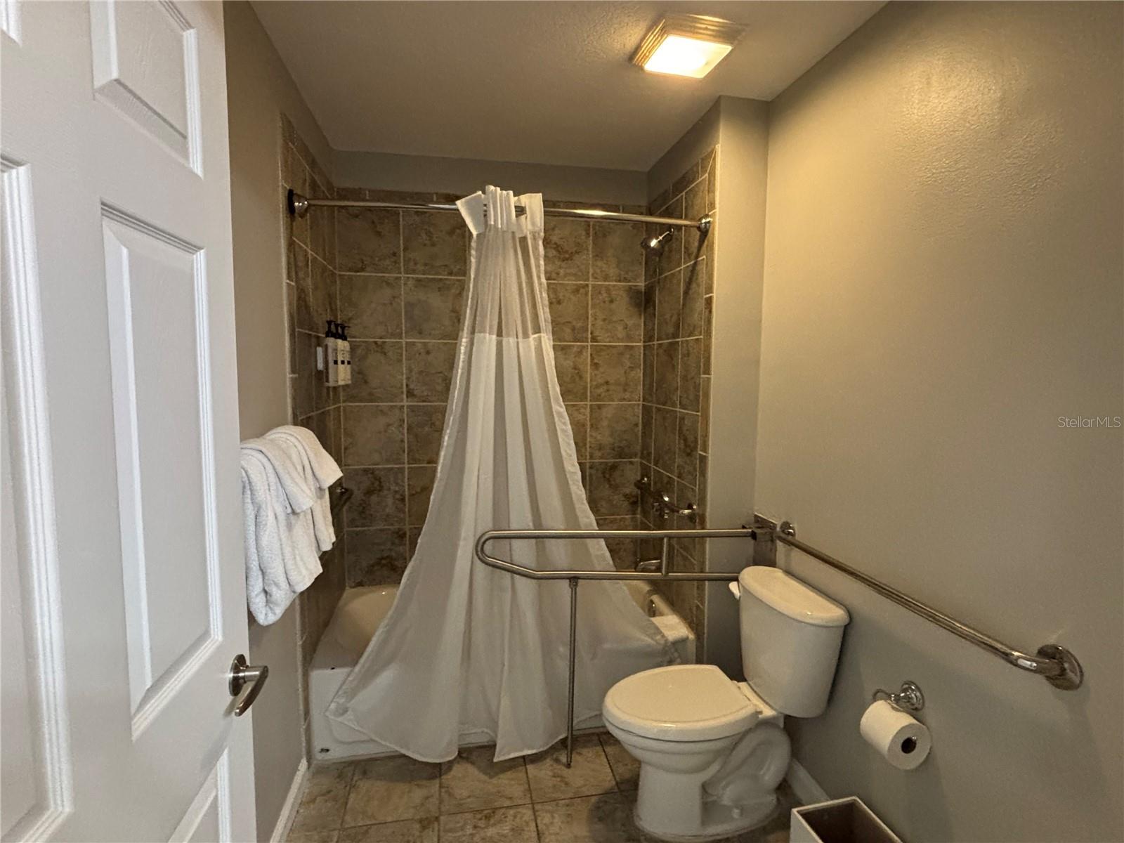 Image 7 of 39 For 14501 Grove Resort Avenue 1224