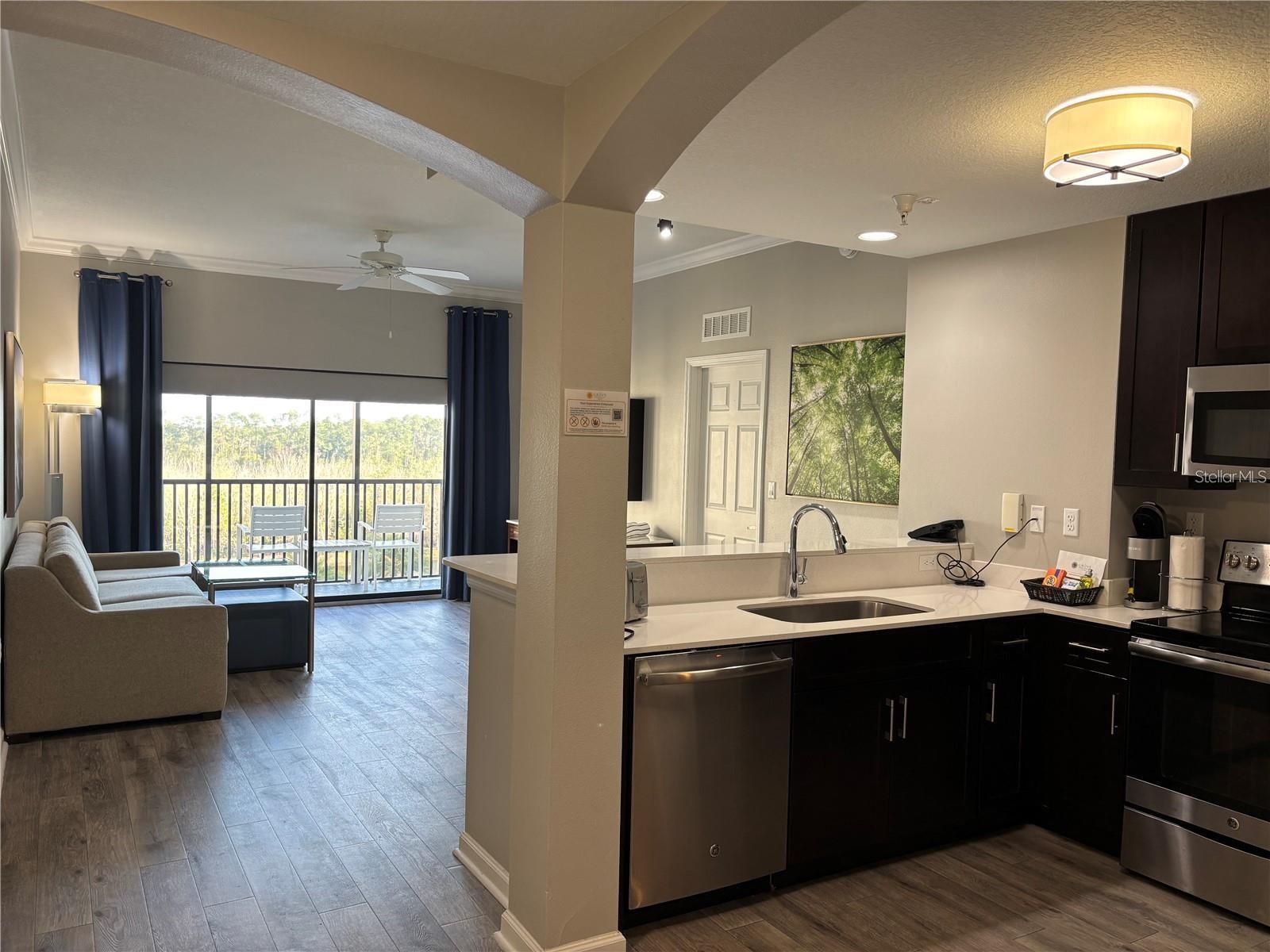 Image 6 of 41 For 14501 Grove Resort Avenue 1503