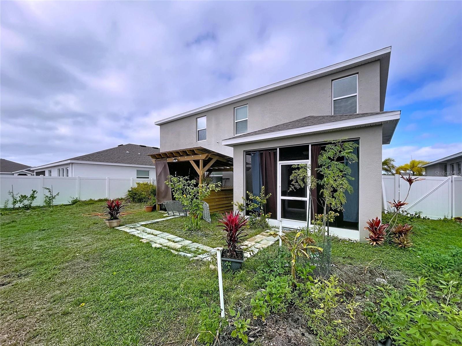 Image 74 of 96 For 472 6th Avenue Nw