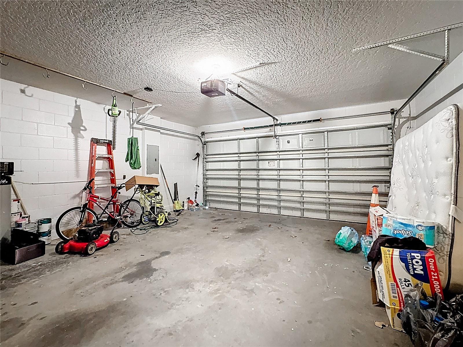 Image 14 of 52 For 2620 Hunley Loop