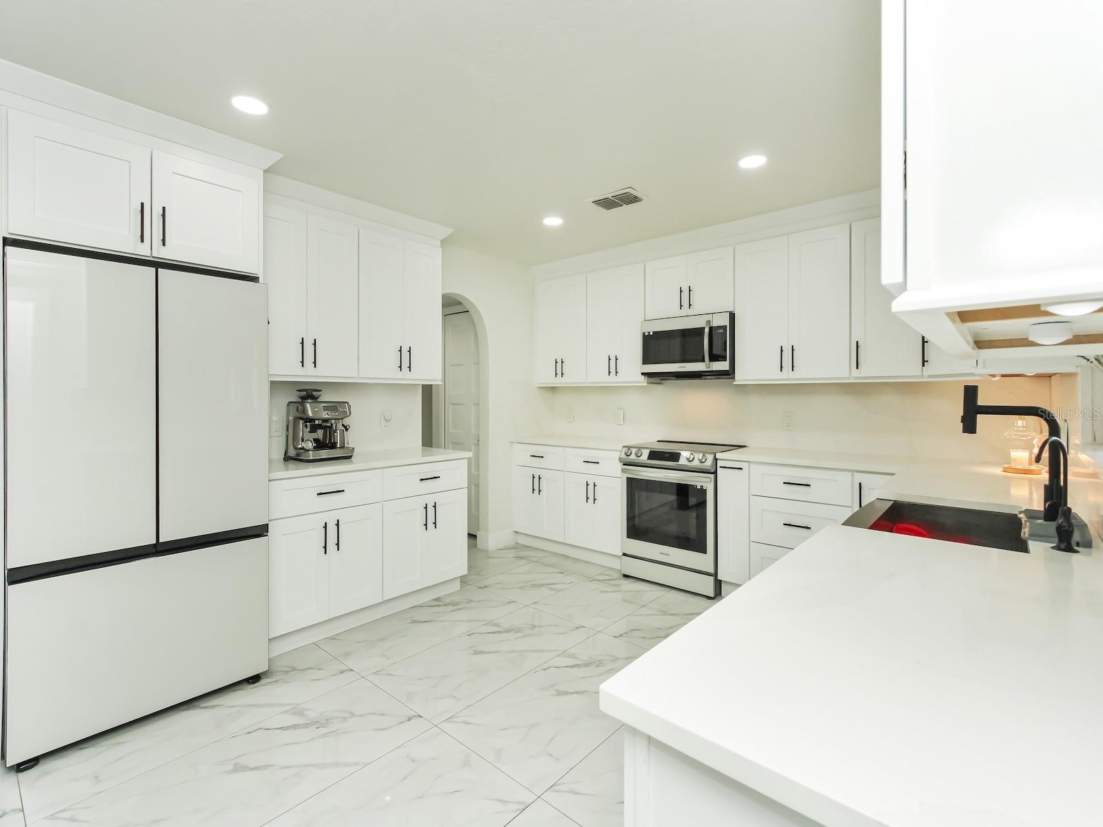 Image 20 of 43 For 7561 Lake Andrea Circle