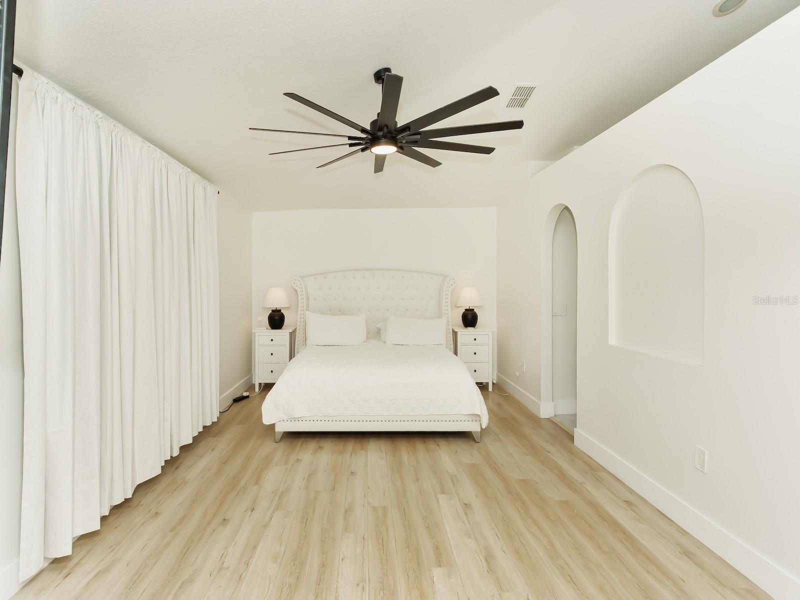 Image 24 of 43 For 7561 Lake Andrea Circle