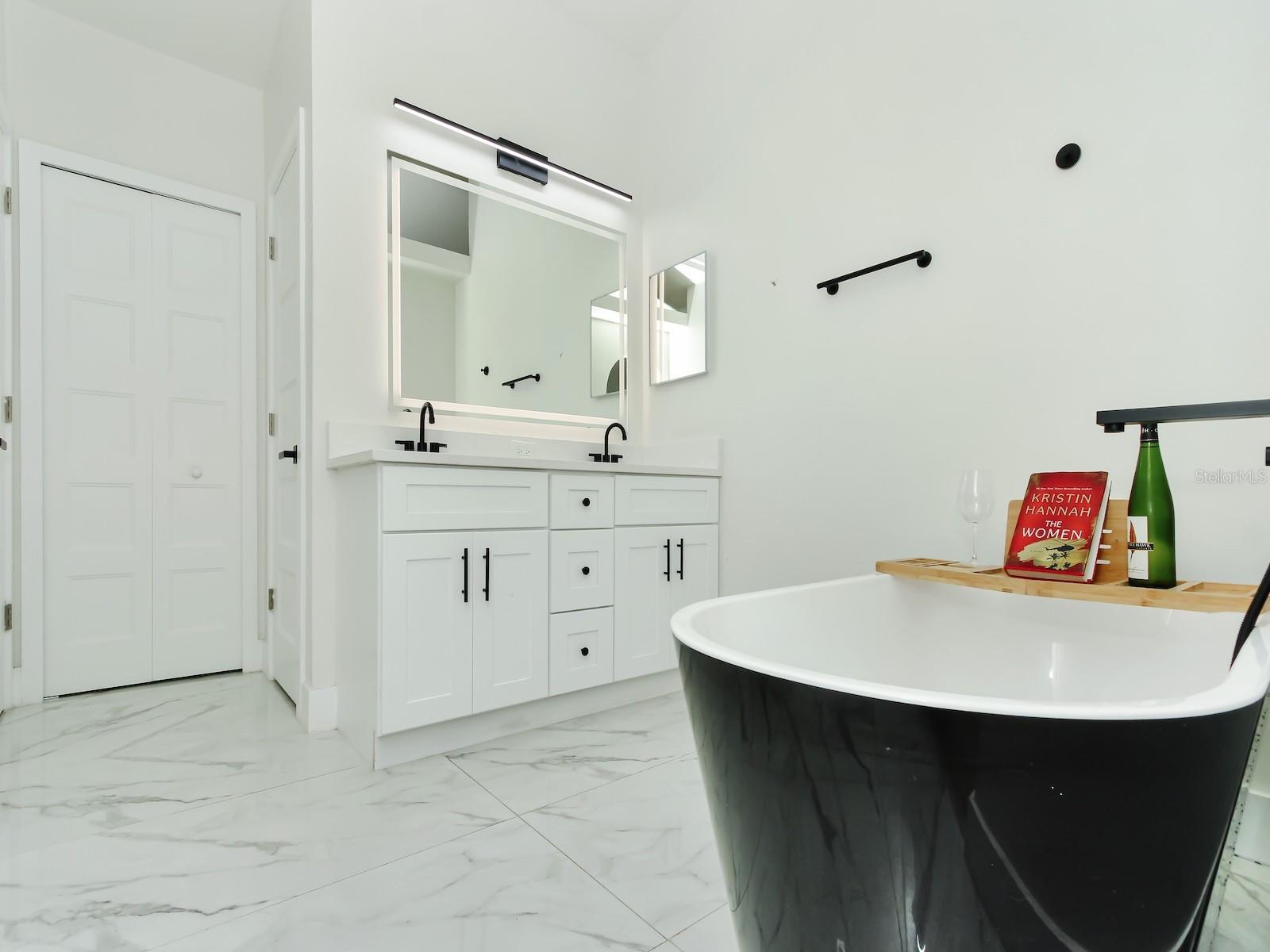 Image 25 of 43 For 7561 Lake Andrea Circle