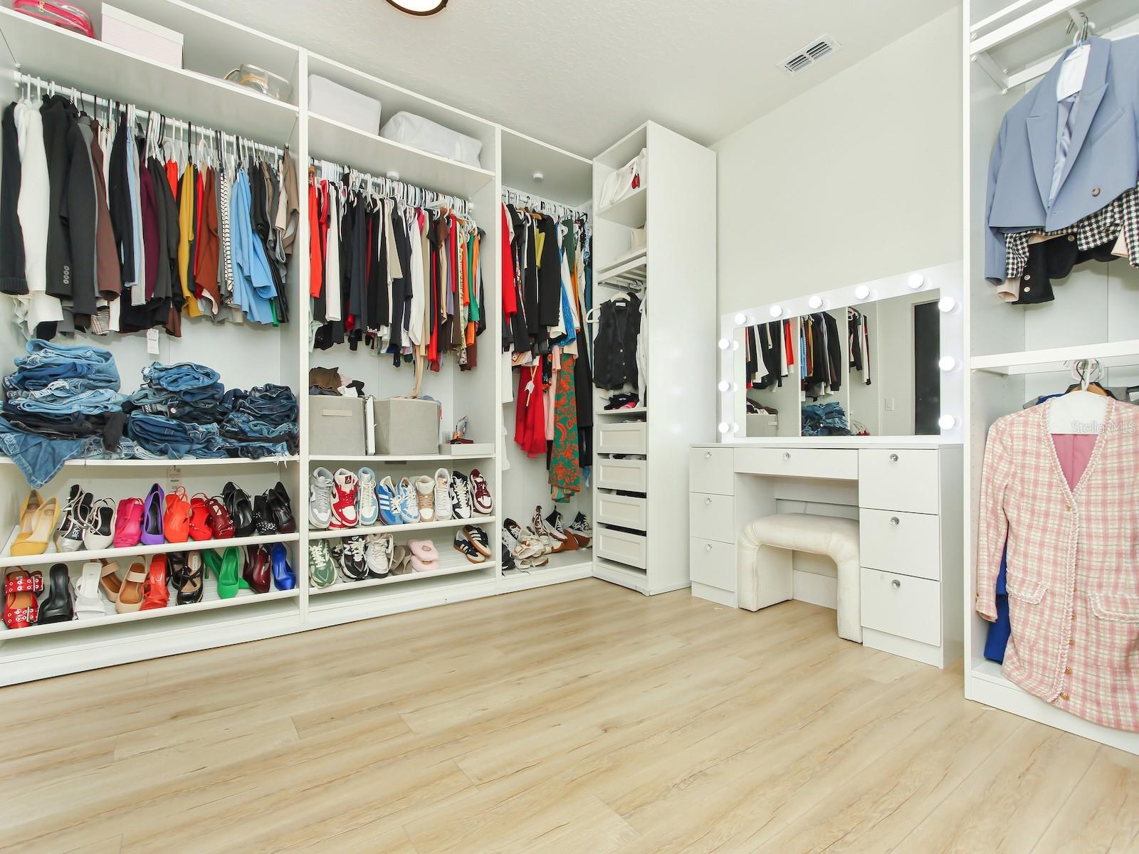 Image 29 of 43 For 7561 Lake Andrea Circle