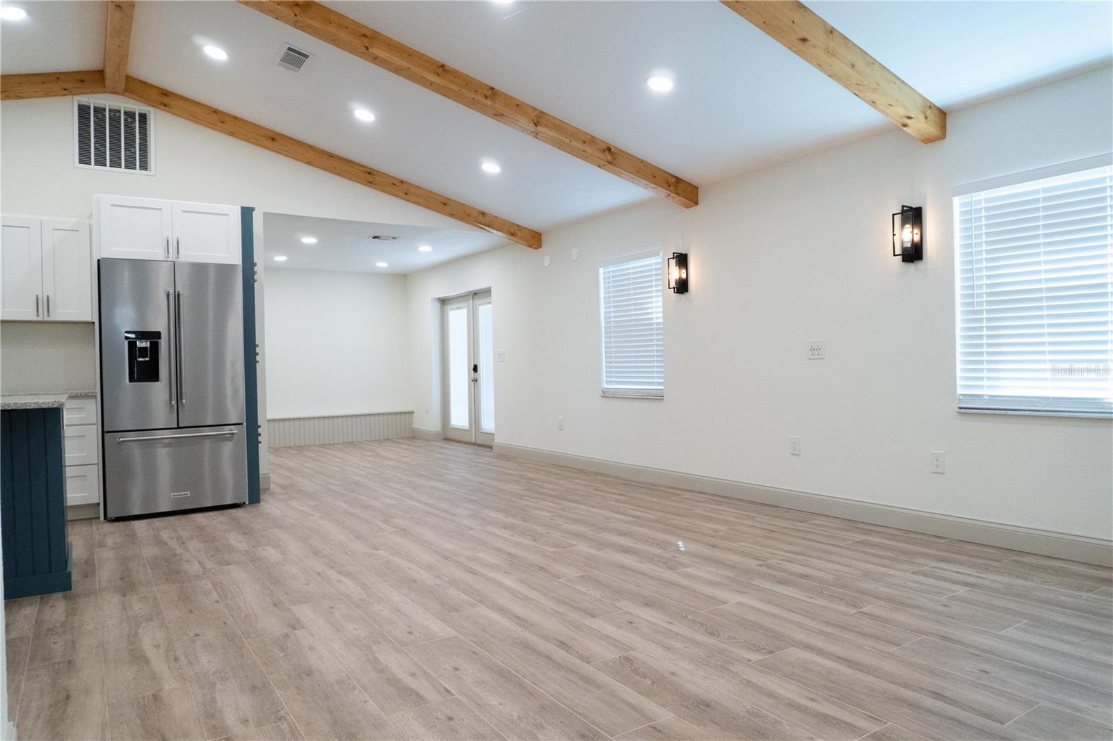 Image 11 of 41 For 803 44th Avenue E