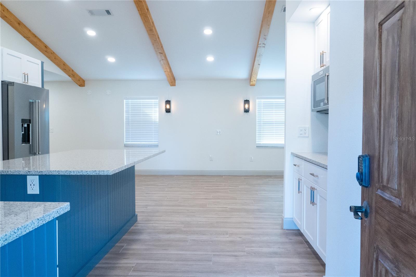 Image 17 of 41 For 803 44th Avenue E