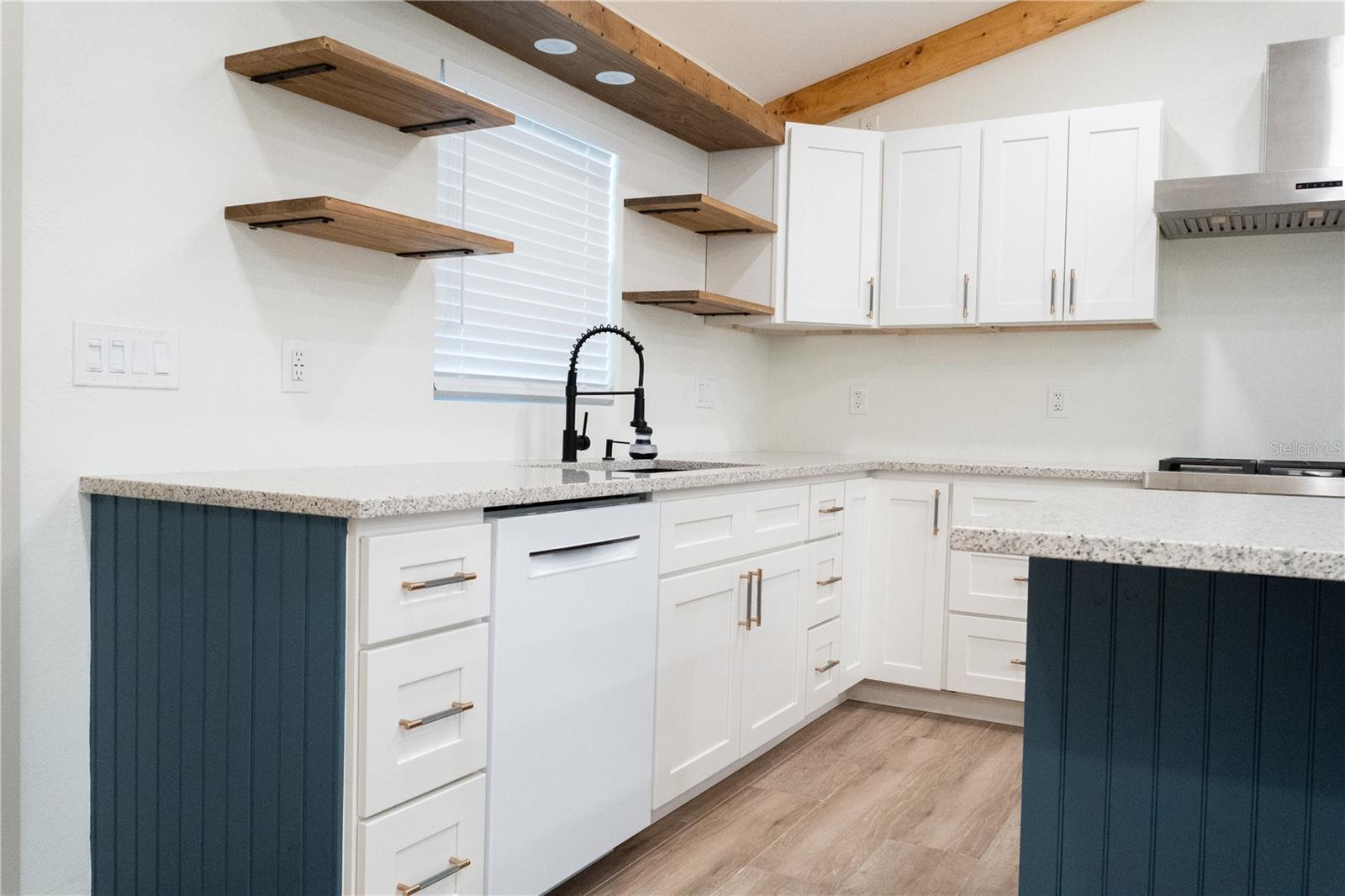 Image 24 of 41 For 803 44th Avenue E