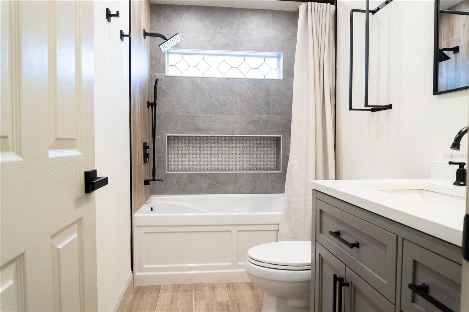 Image 5 of 41 For 803 44th Avenue E