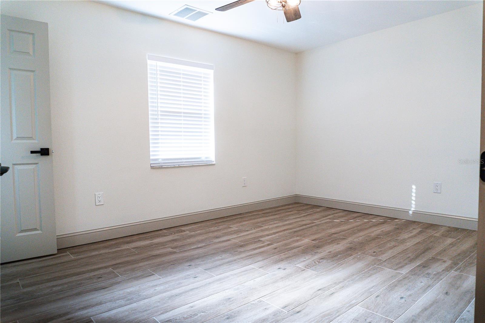 Image 6 of 41 For 803 44th Avenue E