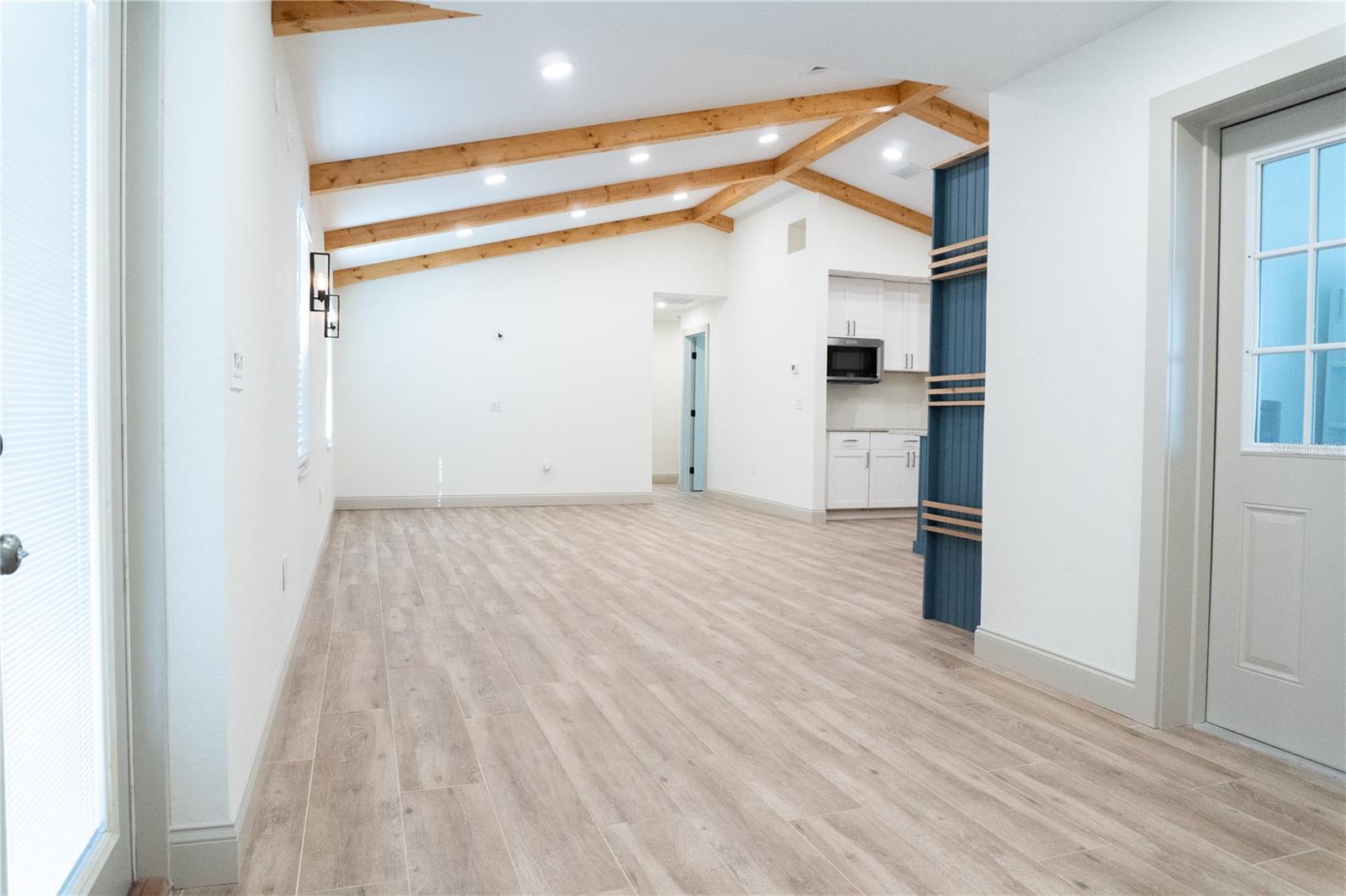 Image 9 of 41 For 803 44th Avenue E