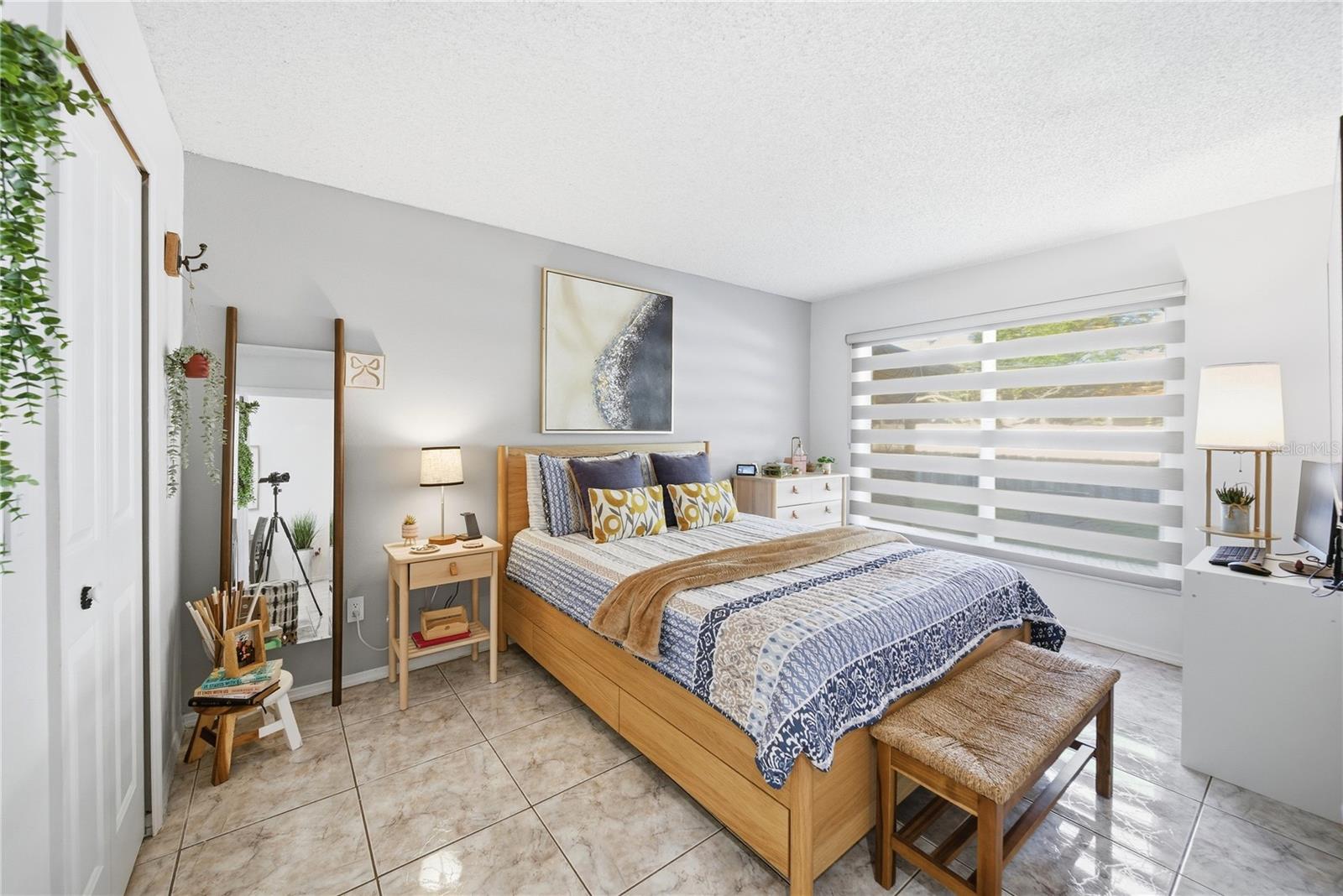 Image 17 of 24 For 38 Silver Swan Court