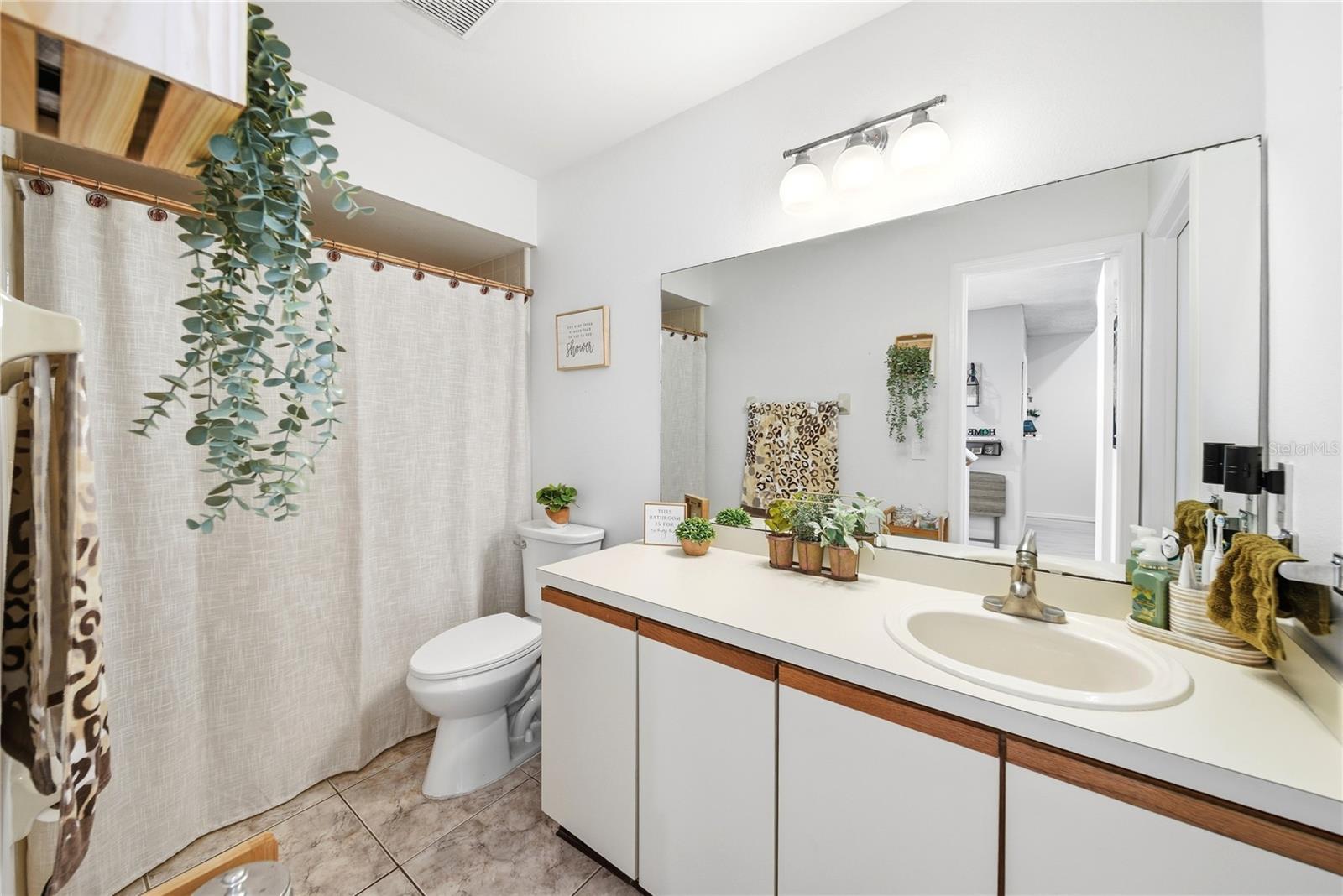 Image 19 of 24 For 38 Silver Swan Court