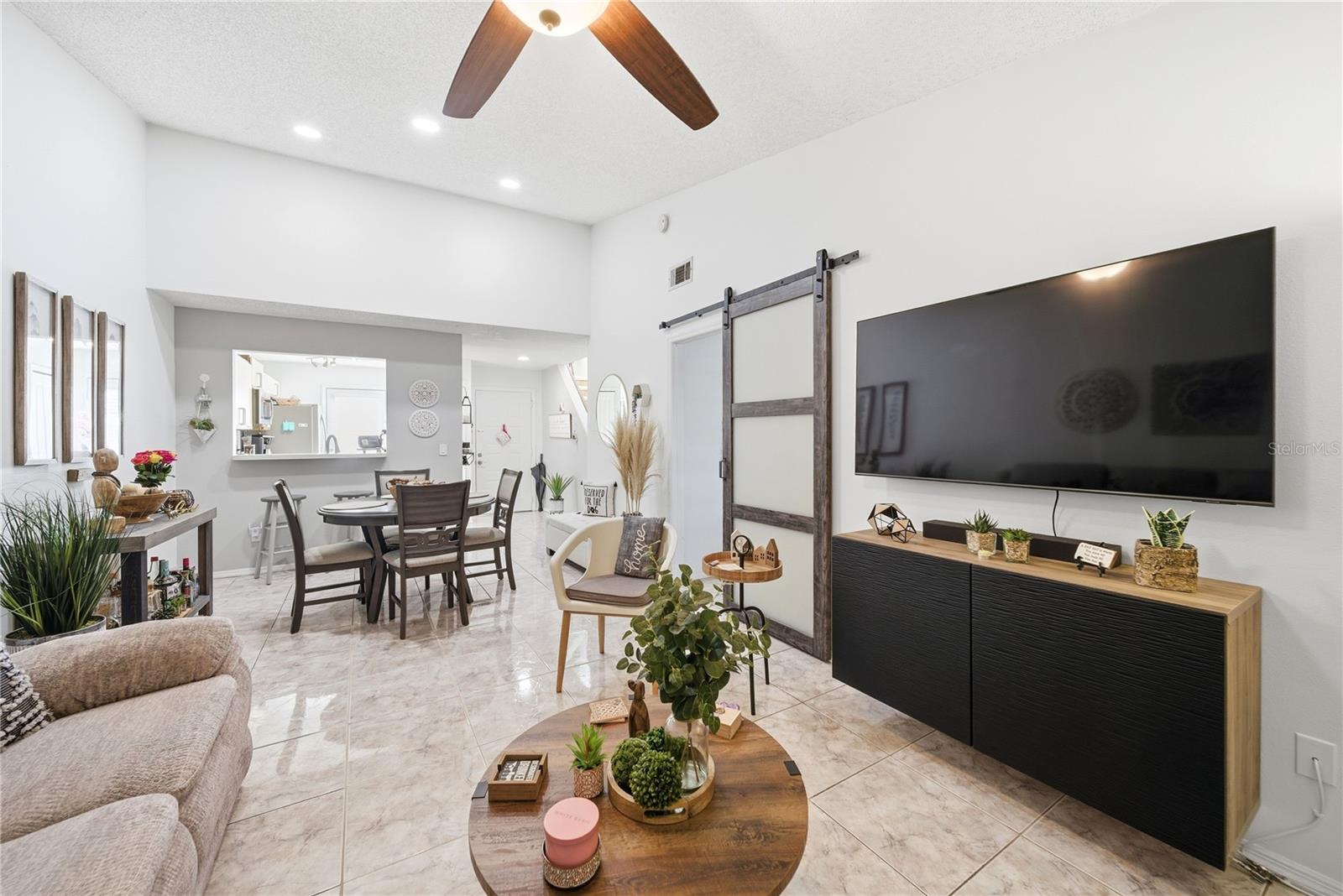 Image 20 of 24 For 38 Silver Swan Court