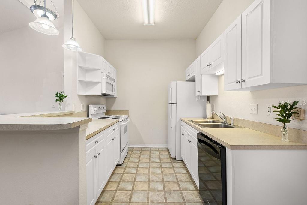 Image 10 of 46 For 185 Pearl Lake Causeway 214