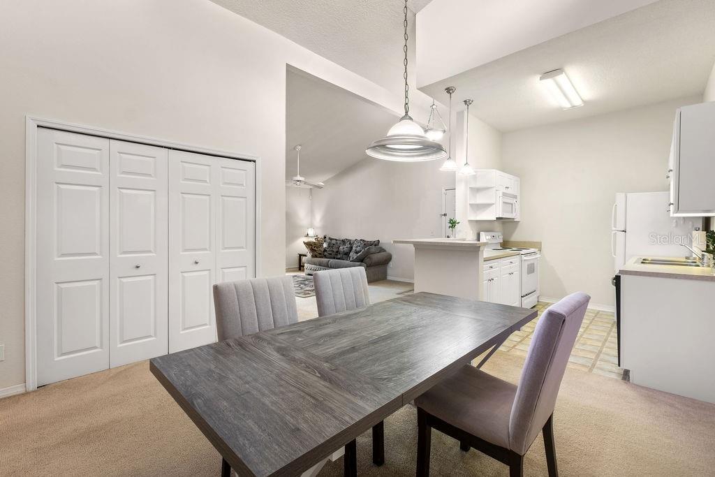 Image 14 of 46 For 185 Pearl Lake Causeway 214