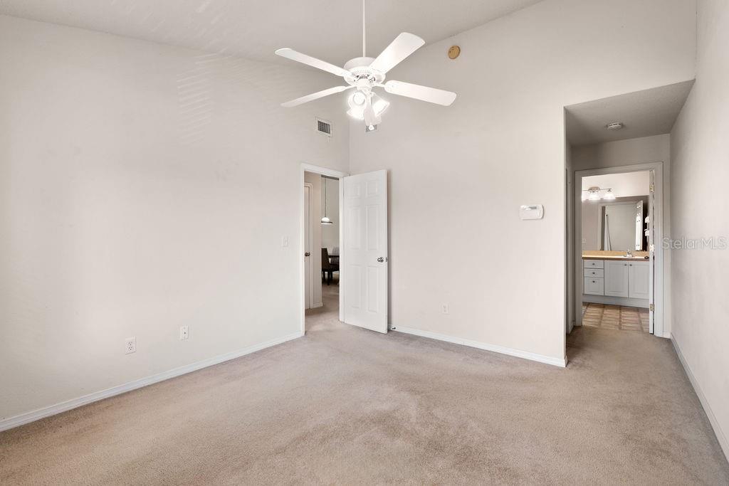 Image 18 of 46 For 185 Pearl Lake Causeway 214