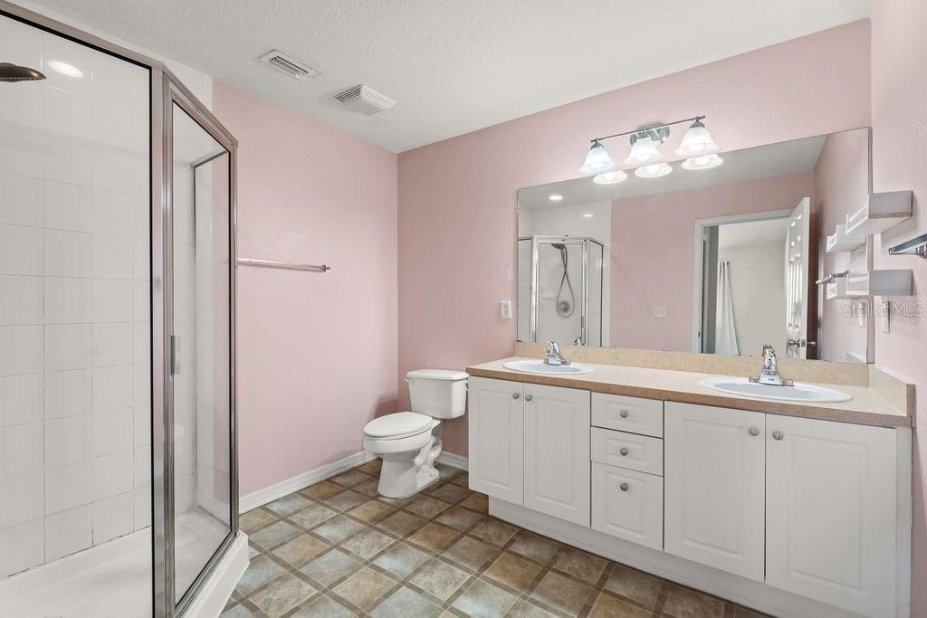 Image 19 of 46 For 185 Pearl Lake Causeway 214