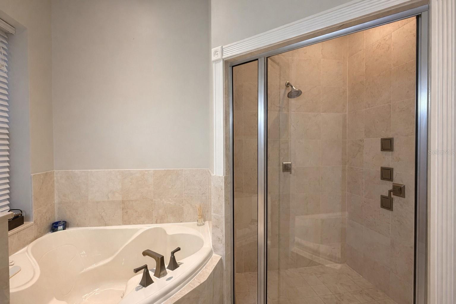 Image 22 of 46 For 1420 Reunion Boulevard