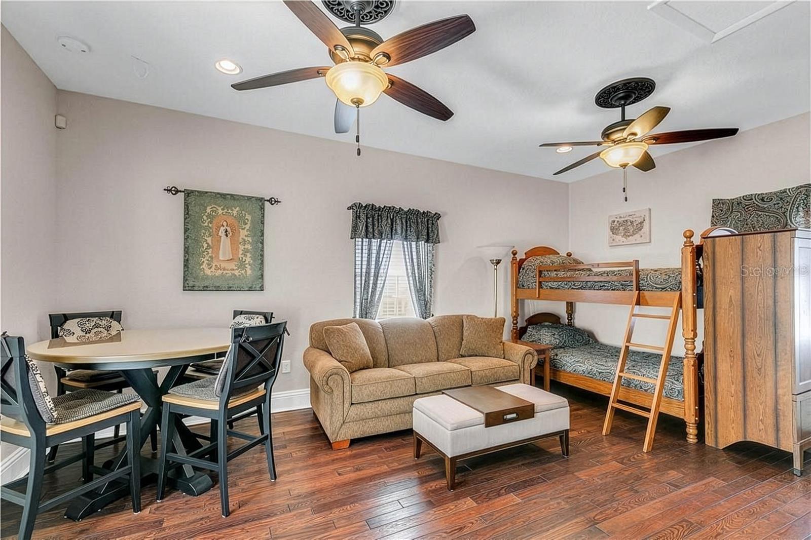 Image 32 of 46 For 1420 Reunion Boulevard