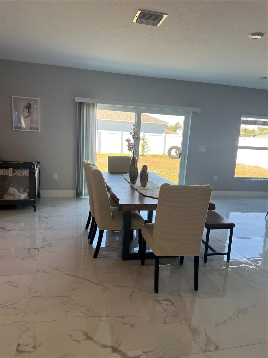 Image 15 of 61 For 206 Amber Way