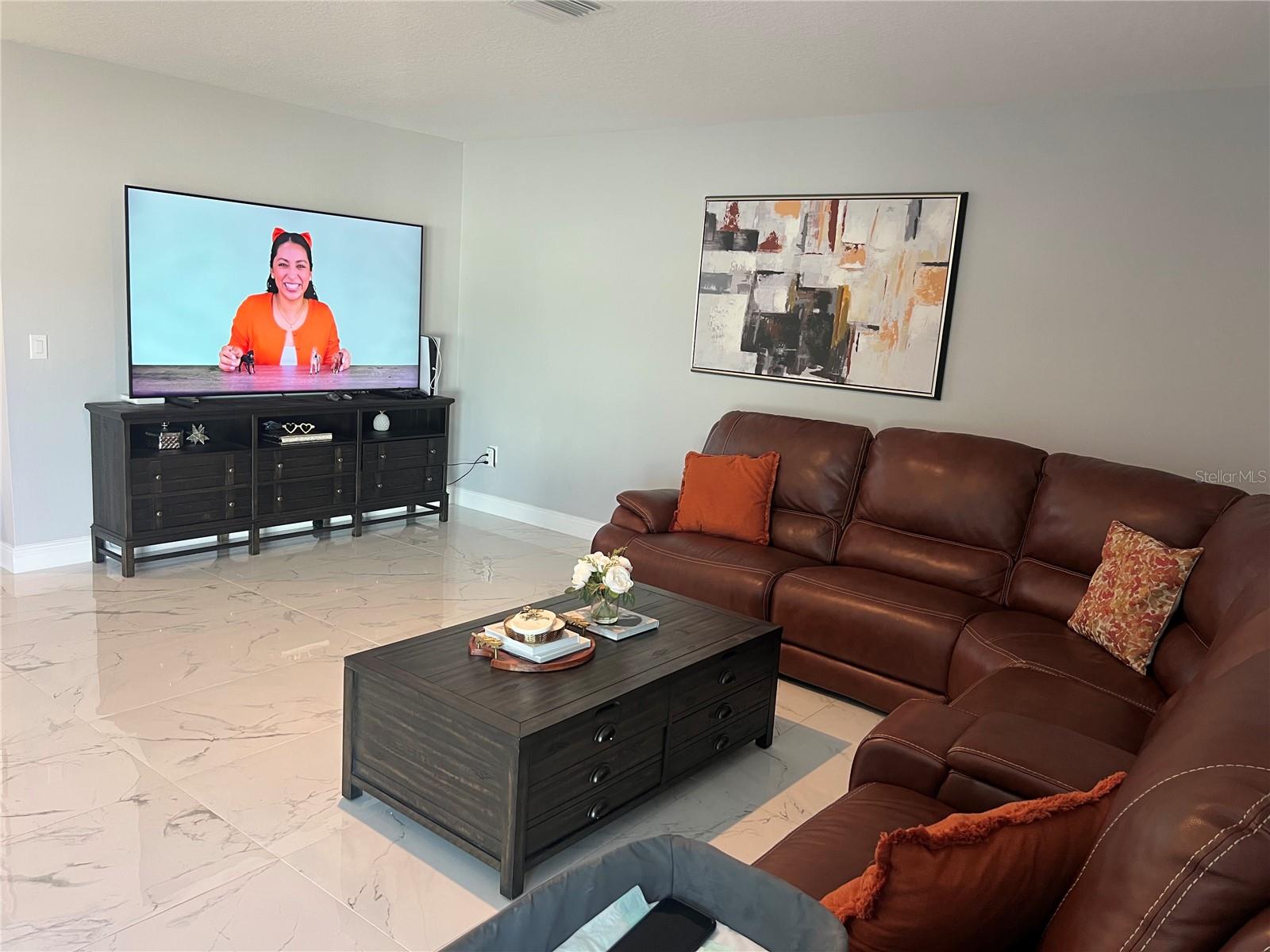 Image 16 of 61 For 206 Amber Way