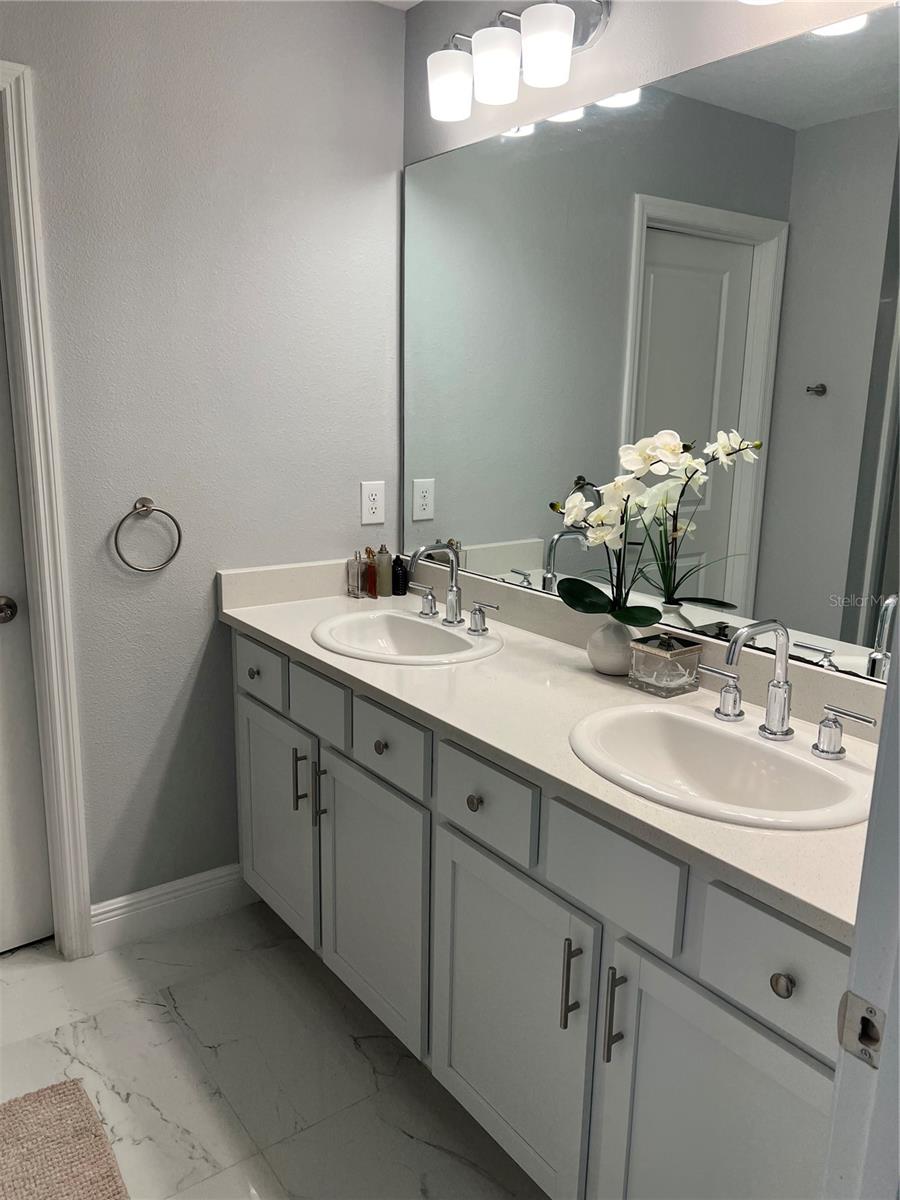 Image 26 of 61 For 206 Amber Way