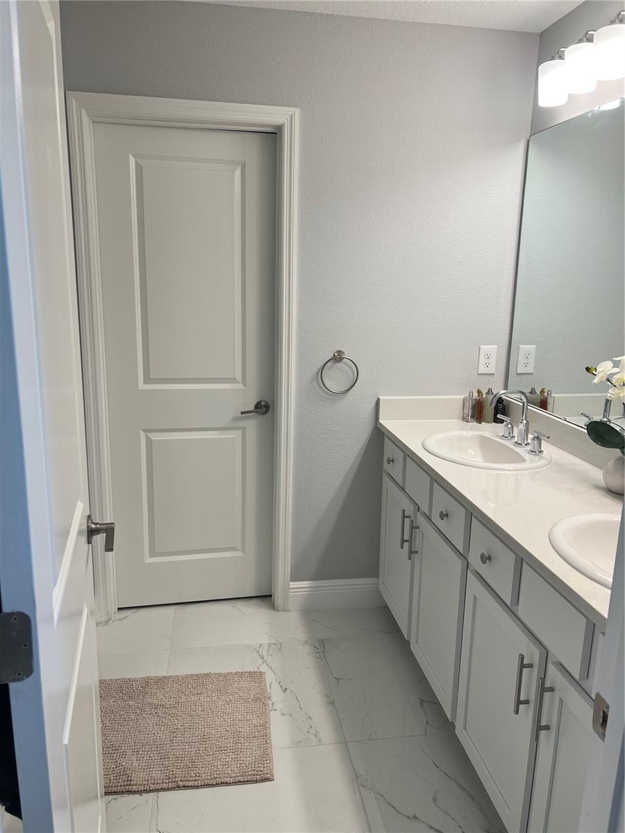 Image 27 of 61 For 206 Amber Way