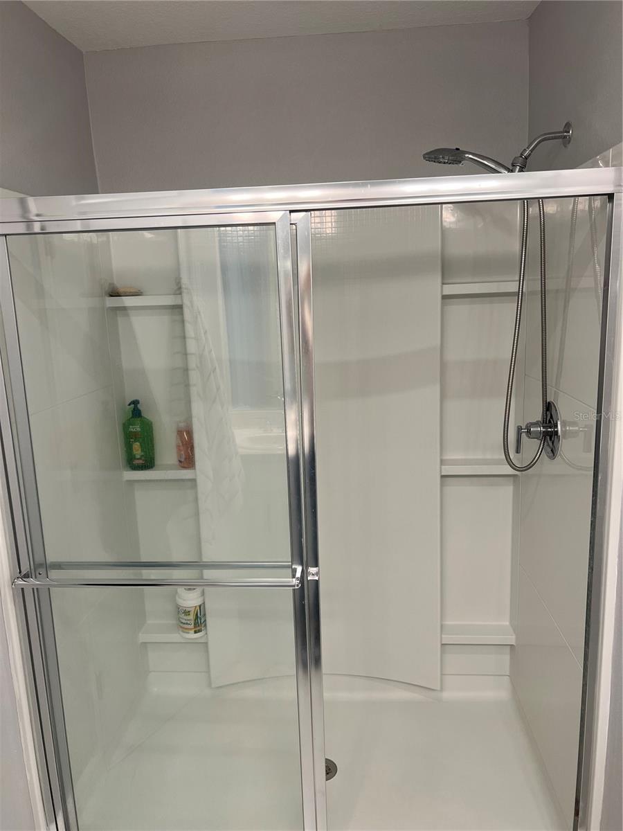 Image 28 of 61 For 206 Amber Way