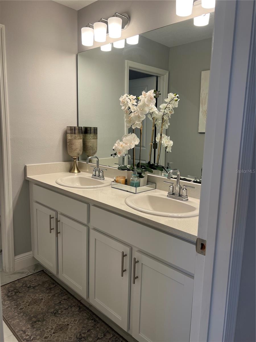 Image 34 of 61 For 206 Amber Way