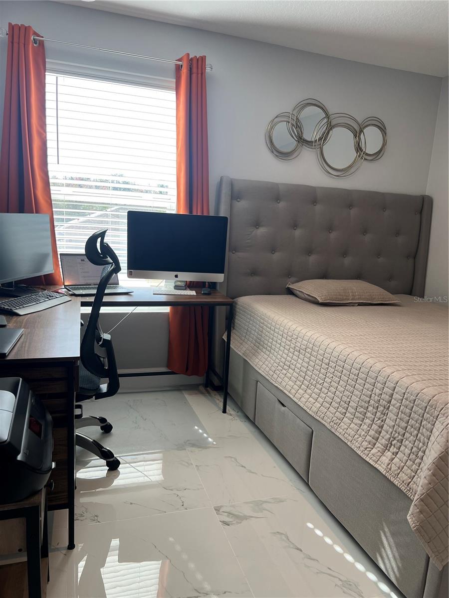 Image 36 of 61 For 206 Amber Way