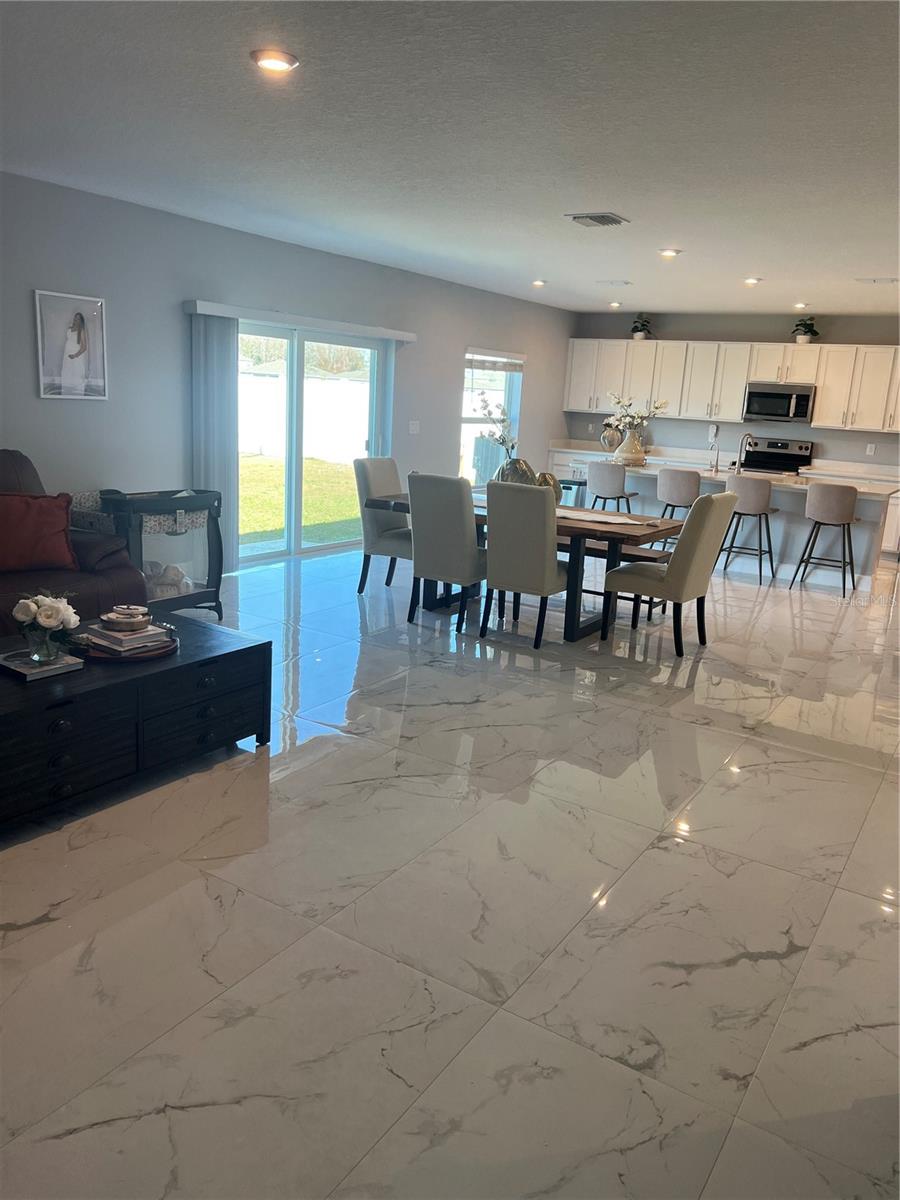 Image 7 of 61 For 206 Amber Way