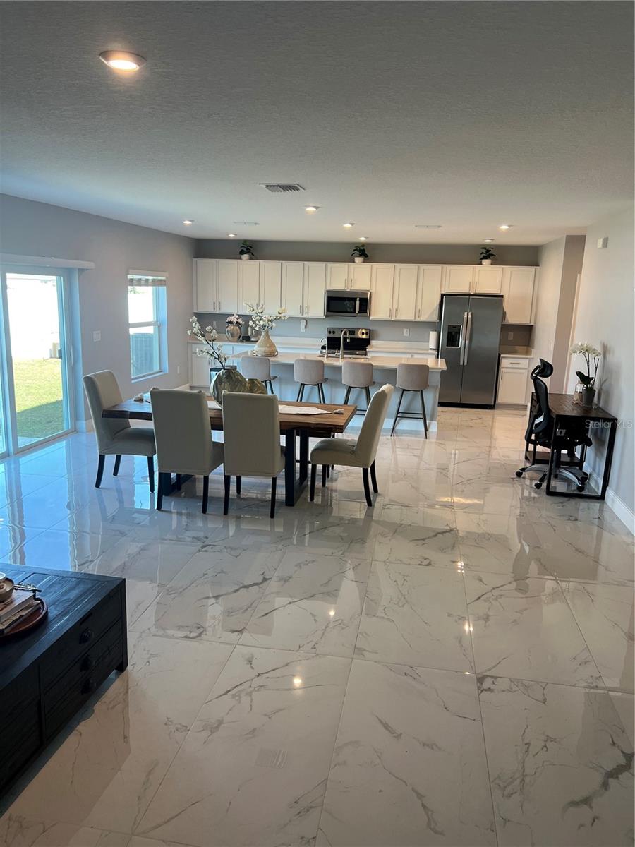 Image 9 of 61 For 206 Amber Way