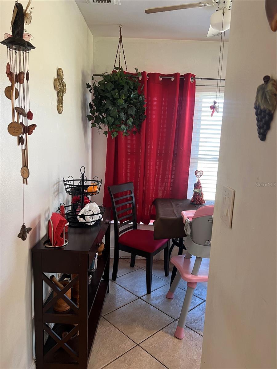 Image 11 of 33 For 437 Hunter Circle