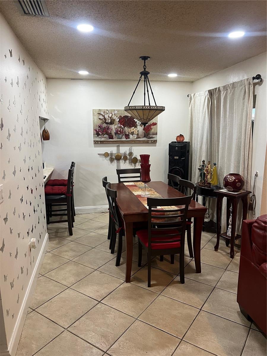 Image 5 of 33 For 437 Hunter Circle