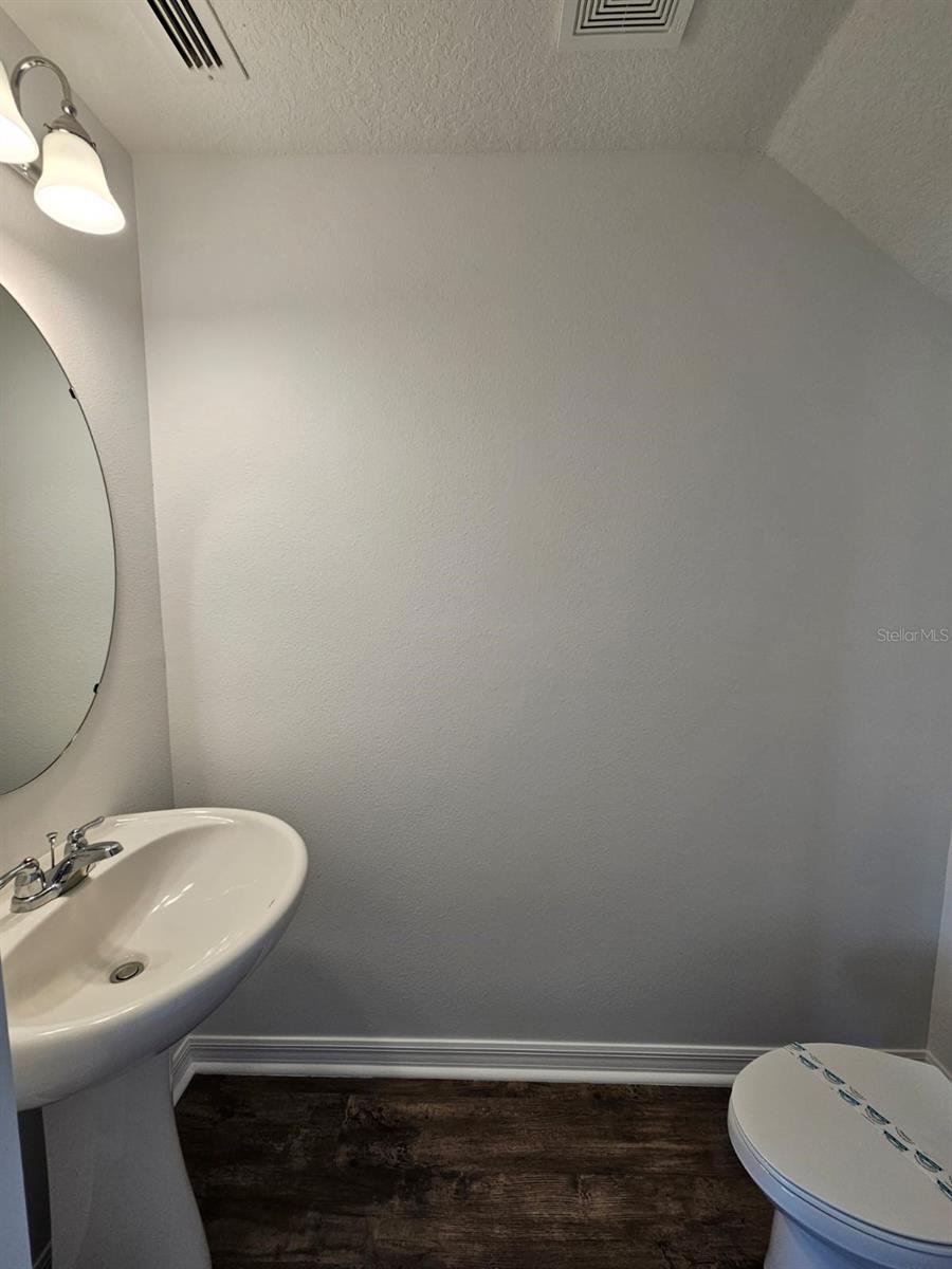 Image 10 of 25 For 936 Grandin Street