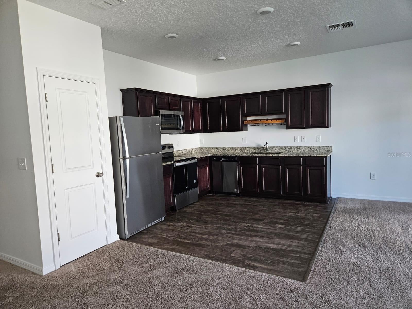 Image 5 of 25 For 936 Grandin Street