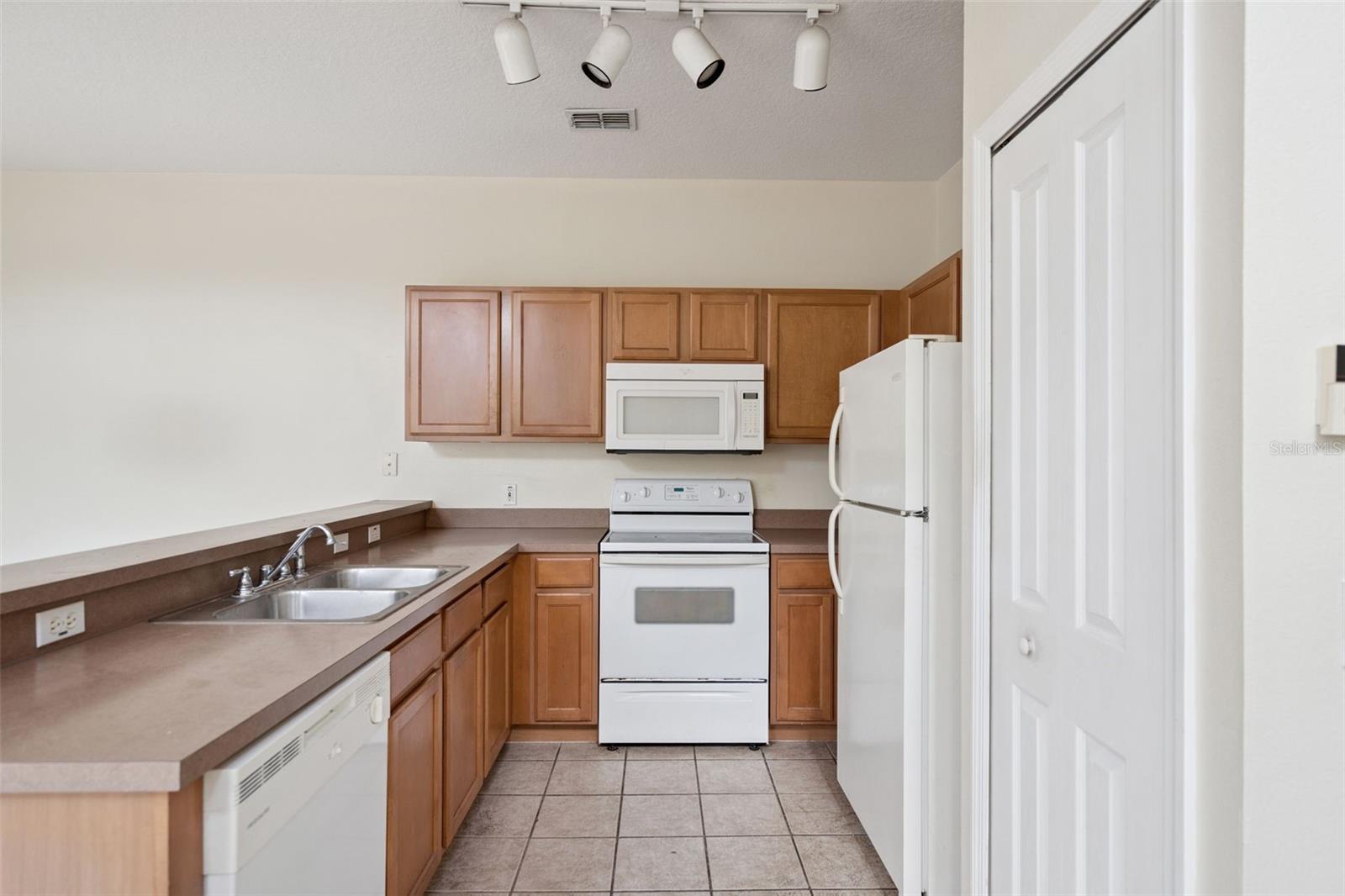 Image 11 of 48 For 356 Monroe Circle