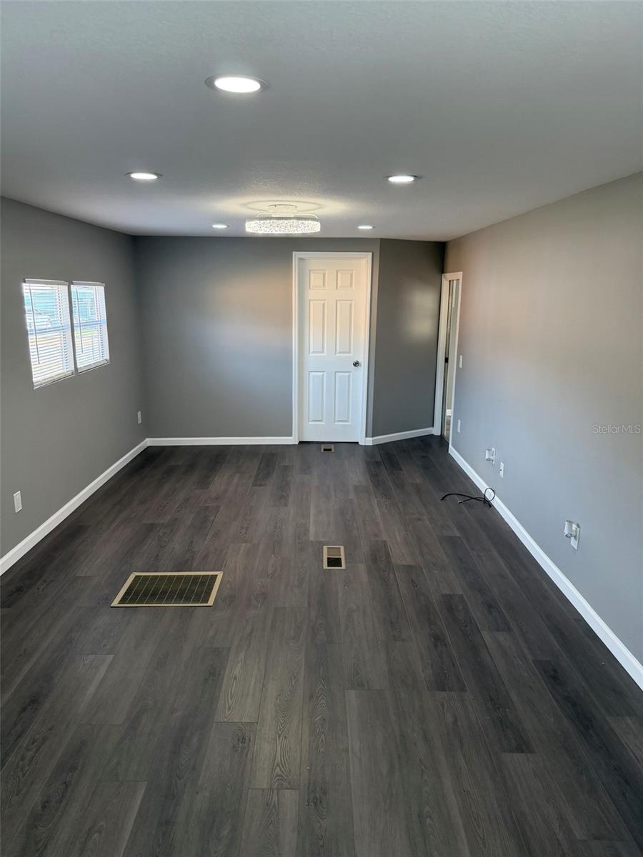 Image 9 of 26 For 9860 5th Avenue