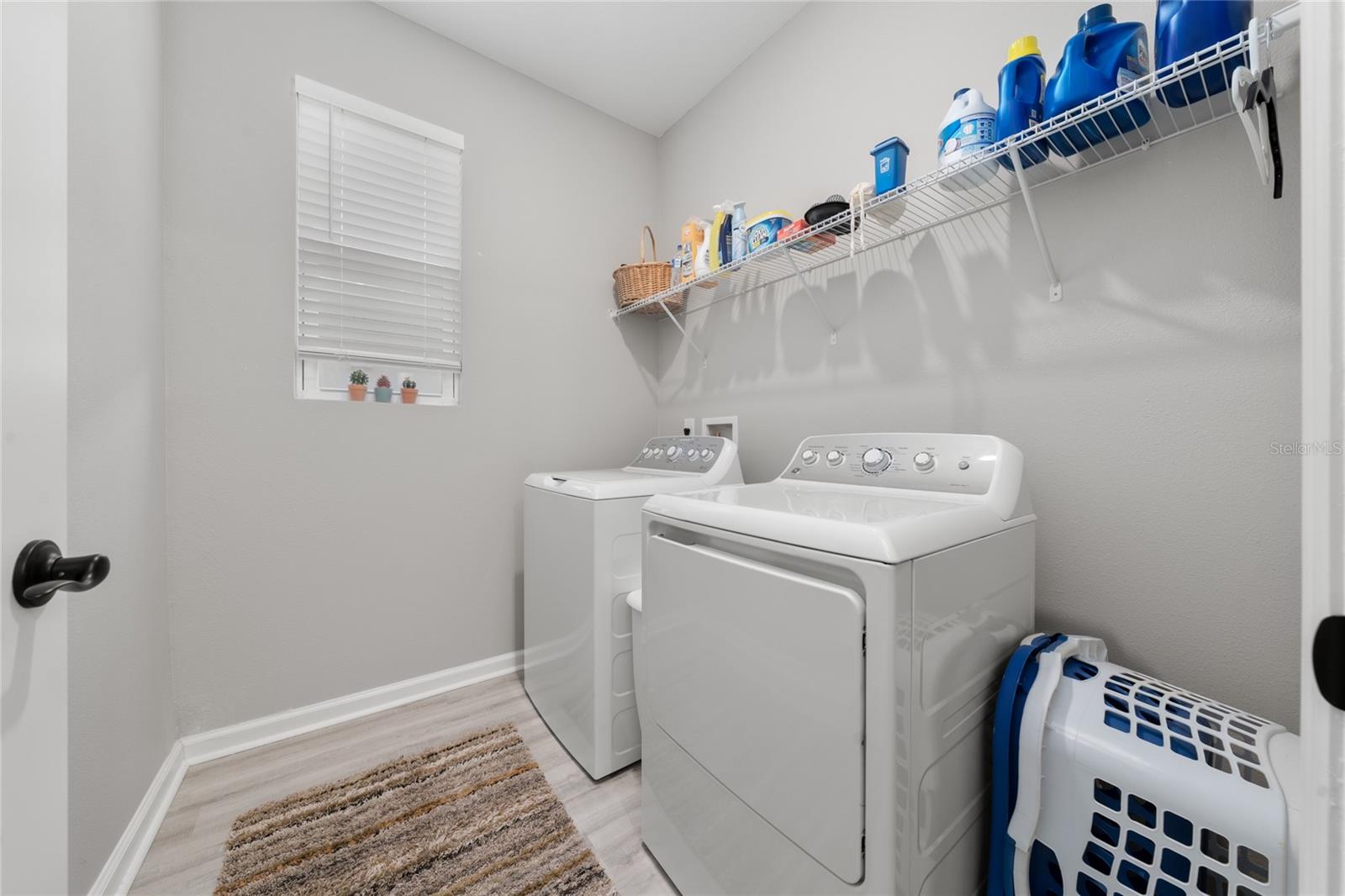 Image 19 of 29 For 564 Hennepin Loop