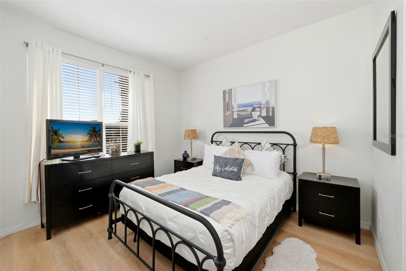 Image 21 of 36 For 129 Hypolita Avenue