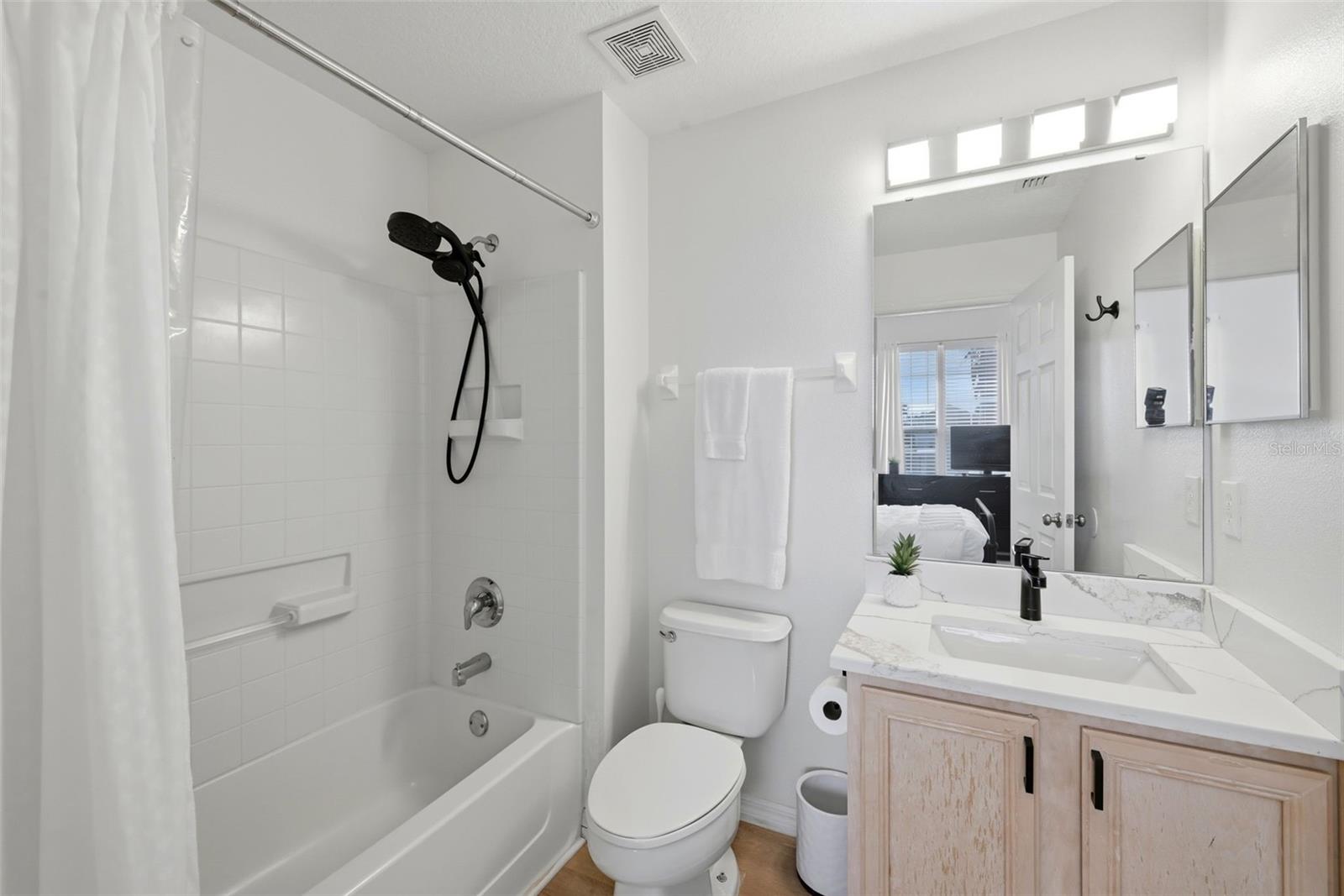 Image 22 of 36 For 129 Hypolita Avenue