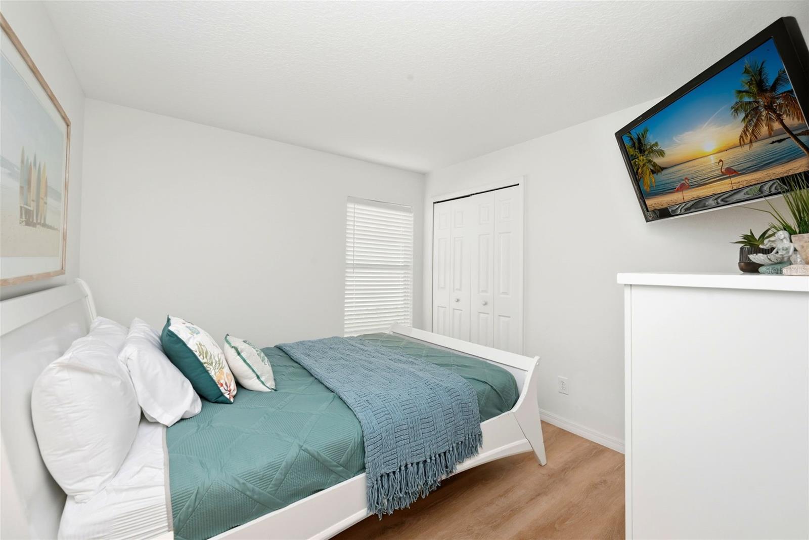 Image 23 of 36 For 129 Hypolita Avenue