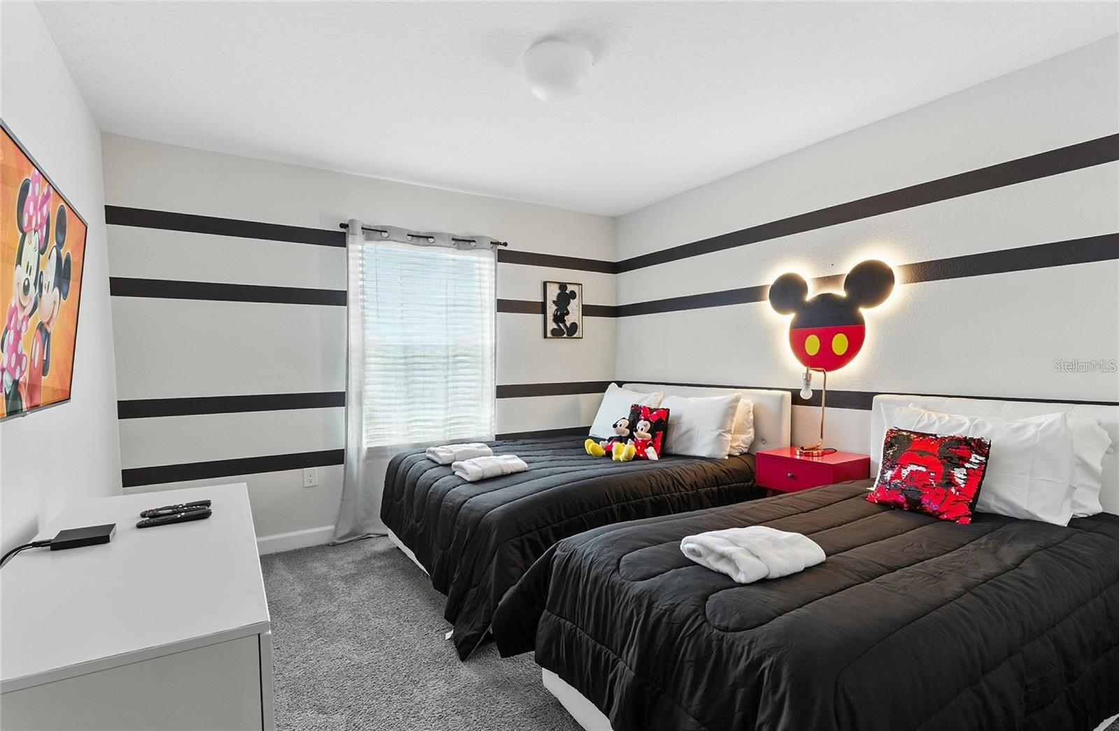 Image 16 of 33 For 5025 Windermere Avenue