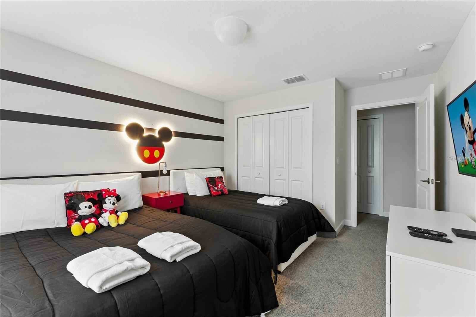 Image 17 of 33 For 5025 Windermere Avenue