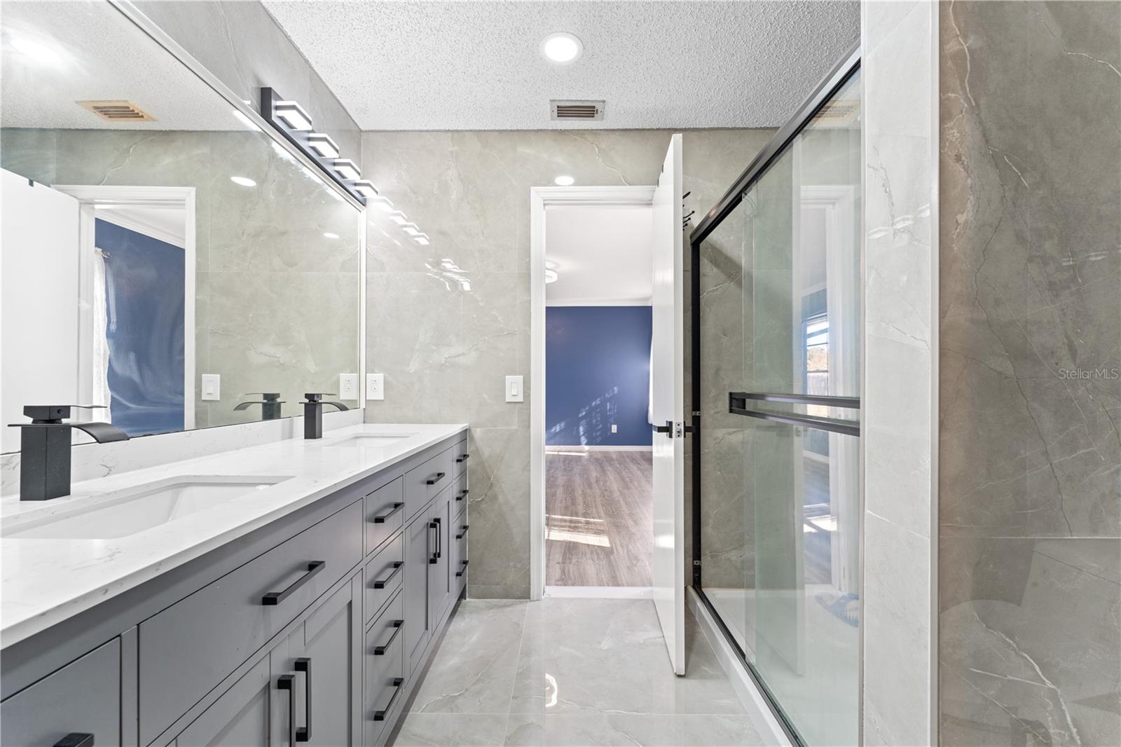 Image 10 of 21 For 2737 Foxwood Court