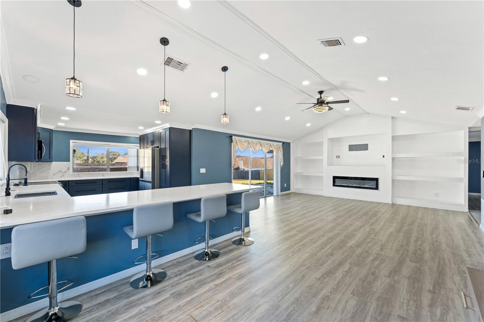 Image 4 of 21 For 2737 Foxwood Court