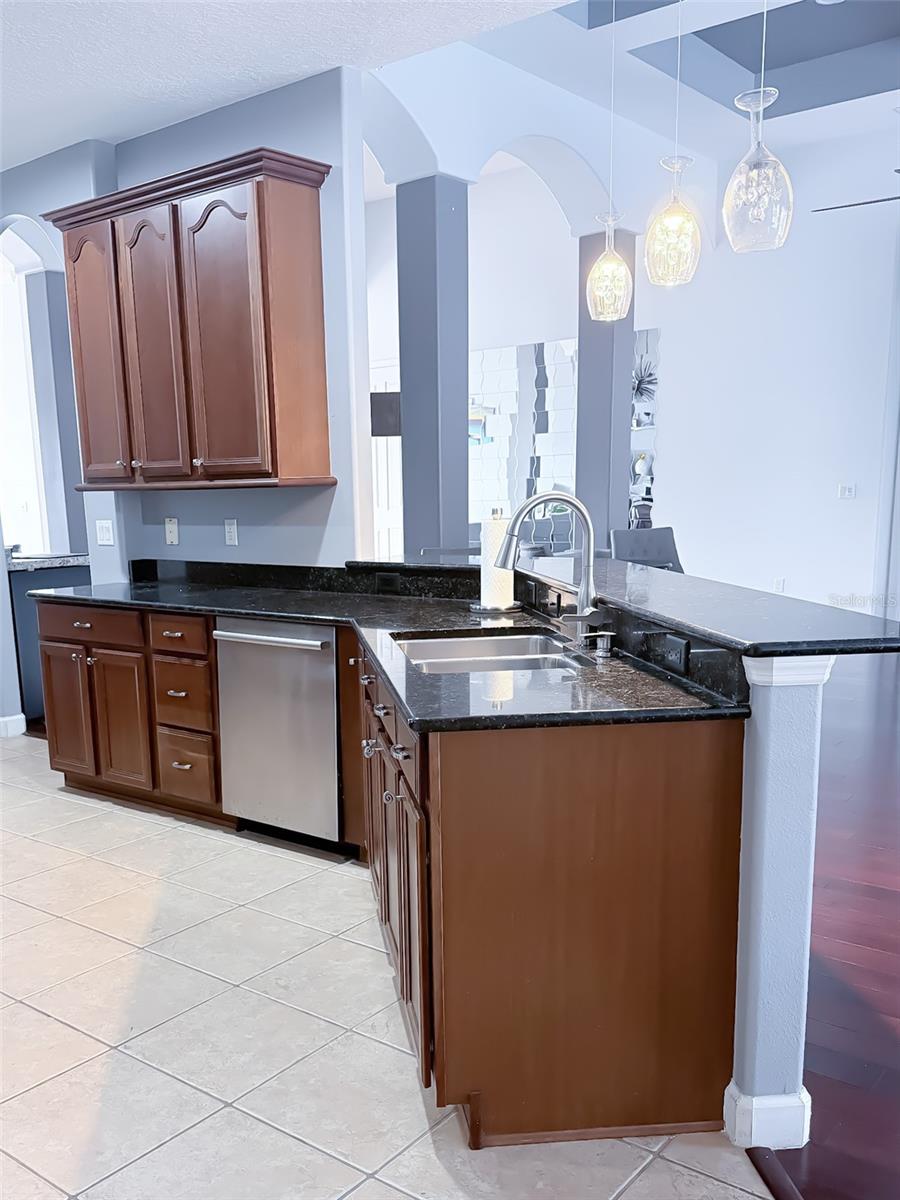 Image 14 of 42 For 7637 Saint Stephens Court